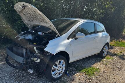 Opel Corsa 234.000 km 2.600 &euro; Hochdorf Ziegelhof 73269