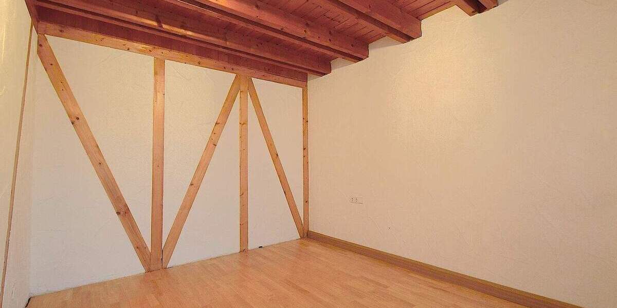 Mehrfamilienhaus, Wohnhaus Böbingen an der Rems Böbingen - 7 Zimmer, 224 m&sup2;, 600.000&euro; | Angebot:26703166